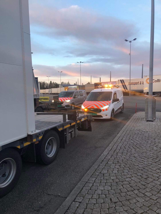 #Pilotcars from#RasktLevert arrived Svinesund. -